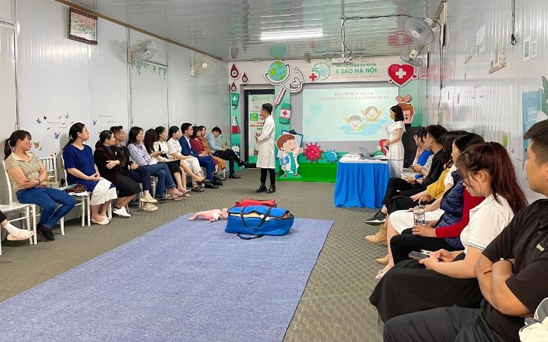 so-cuu-tre-bi-hoc-di-vat (3)