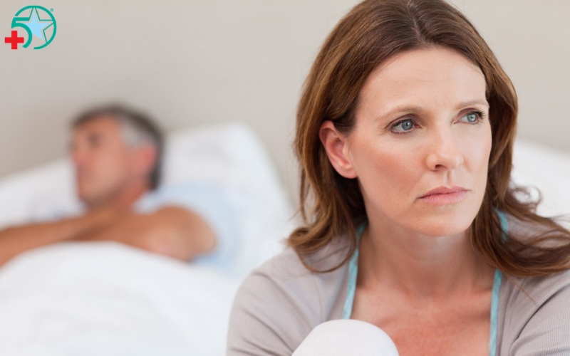 phu-nu-tien-man-kinh-nen-an-gi (2)