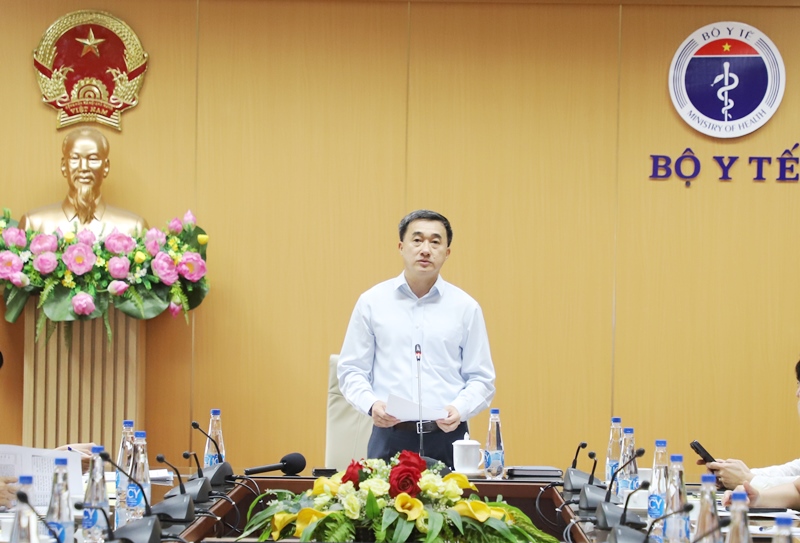 thu-truong-b-y-te-phat-bieu