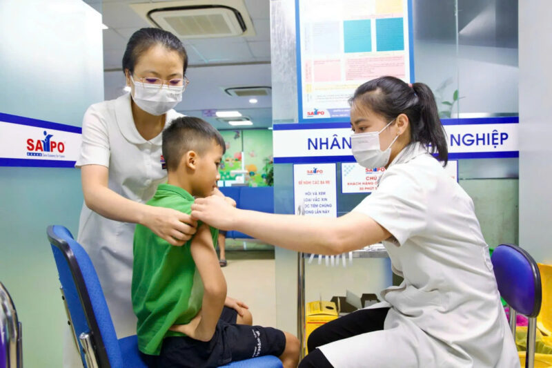 hoc-sinh-nghi-hoc-hang-loat-vi-cum-a-bung-phat