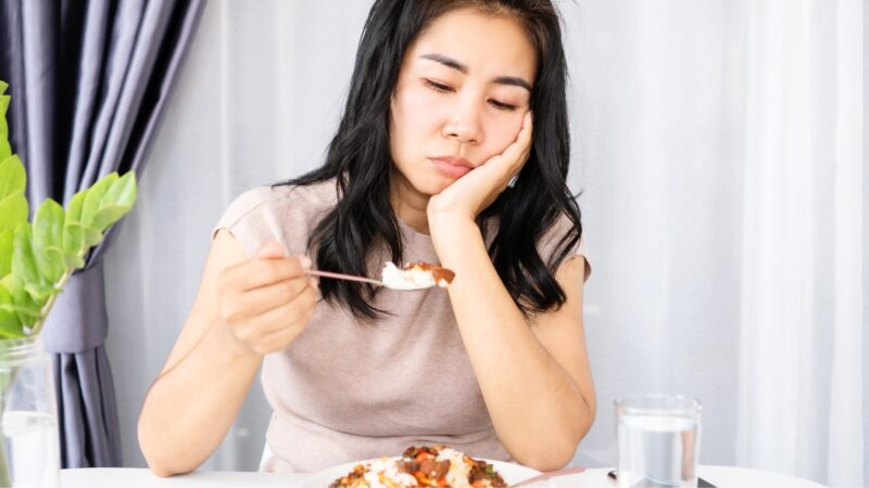 3-dau-hieu-canh-bao-rang-an-nhai-kem-dan-can-chu